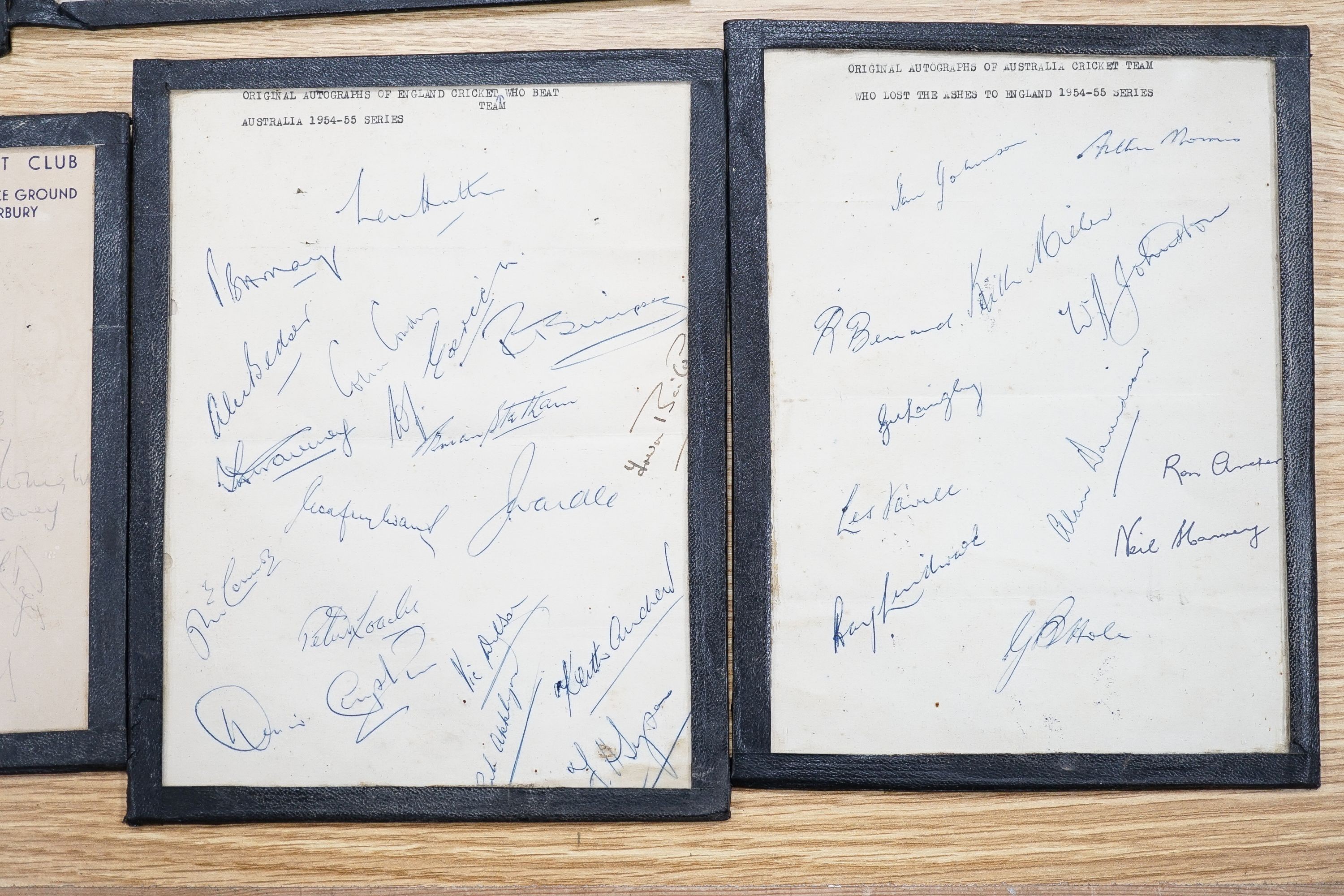 1950s cricket signatures for Australian and England Ashes teams 1954-5, Kent, Worcester and Hants cricket teams and facsimile Arsenal 1952-53 First division winning side